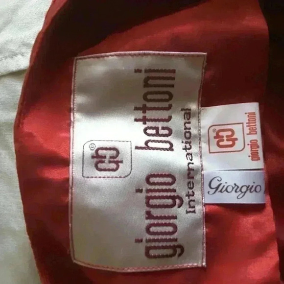 Giorgio Bettoni International Gorgeous Red Suit - Picture 15 of 16